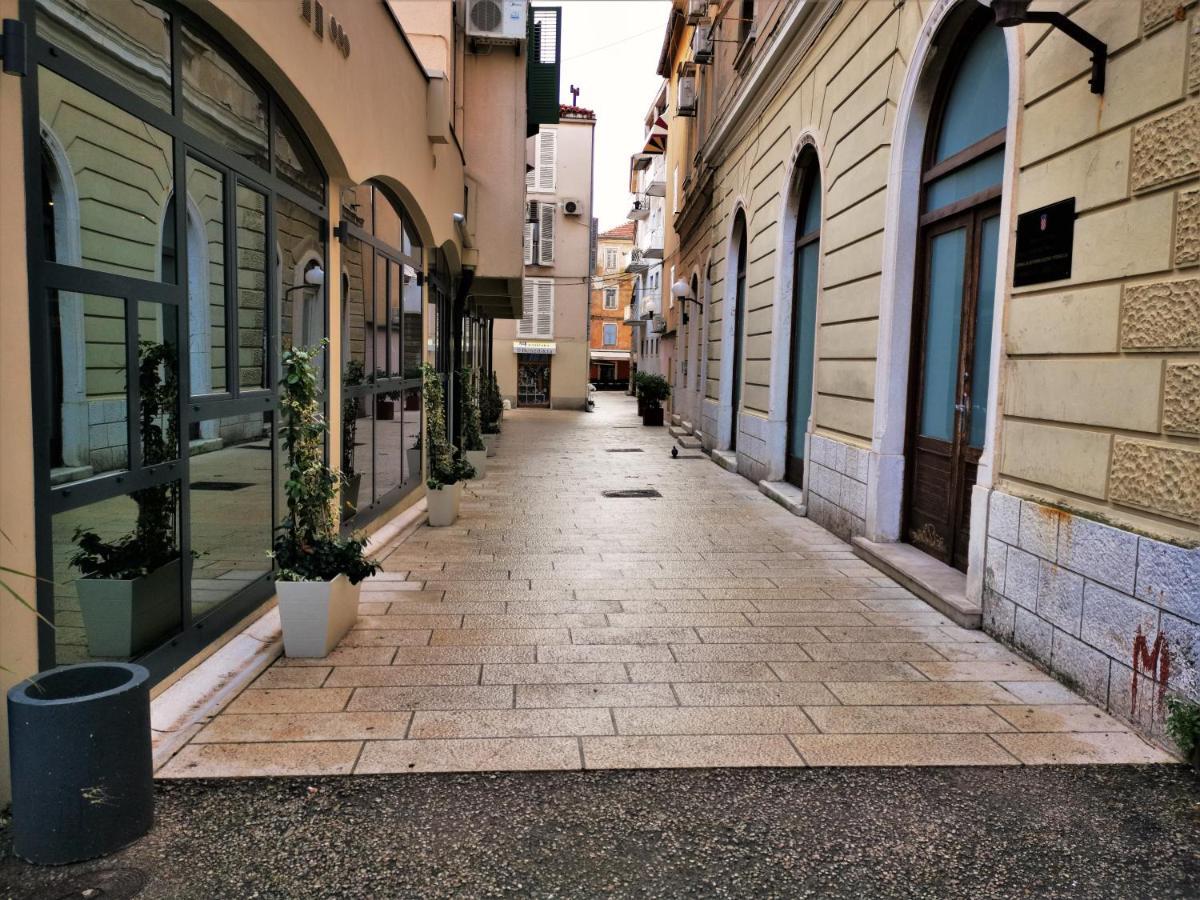 Divinity'S Reach - Old Town Center Hotel Zadar Bagian luar foto